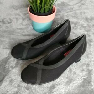 Munro Black Chunky Heels size 9.5 Narrow